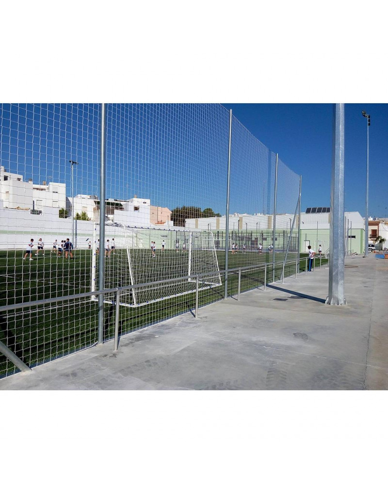 Poste metálico galvanizado 7m para red protección sin botes